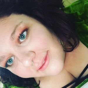 Meet your Posher, Rhiannon